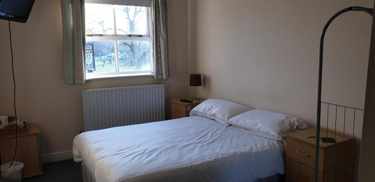 Watermans Arms Hotel London Ngoại thất bức ảnh